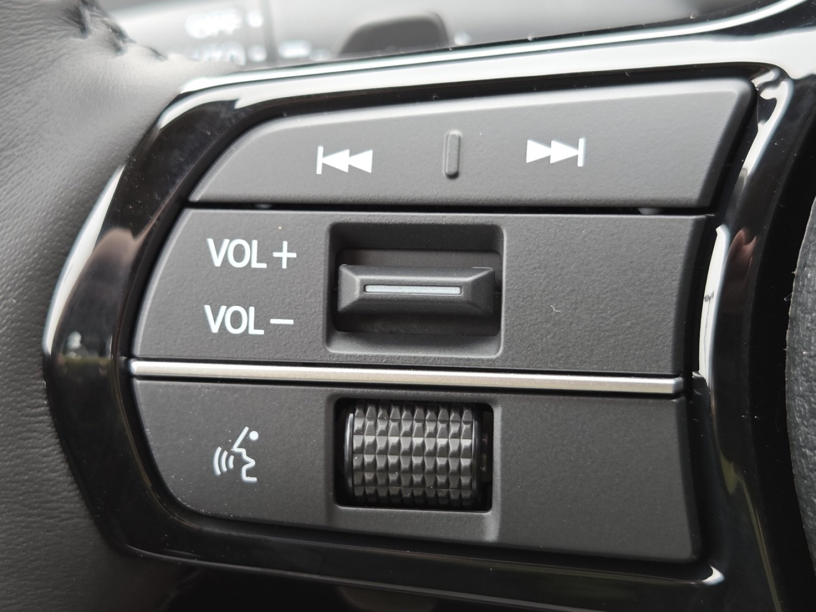 New 2026 Urban Gray Pearl Honda Touring image 12