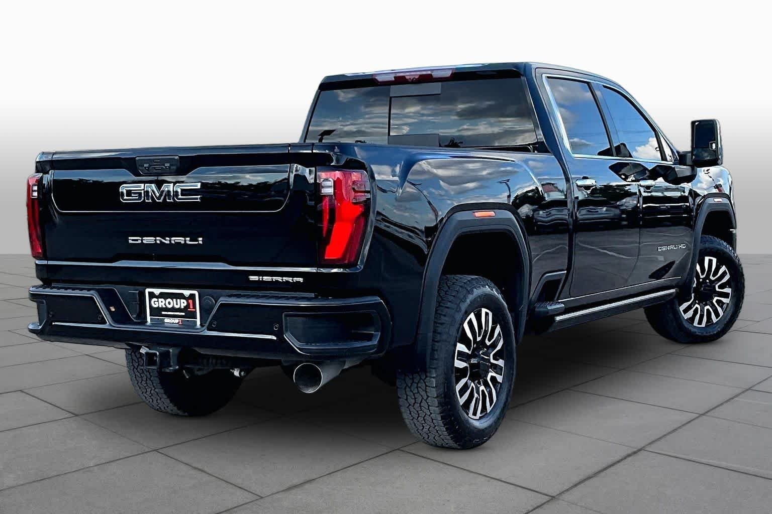 Used 2026 Onyx Black GMC Denali Ultimate image 13