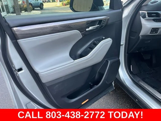 Used 2023 Silver Toyota Limited image 4