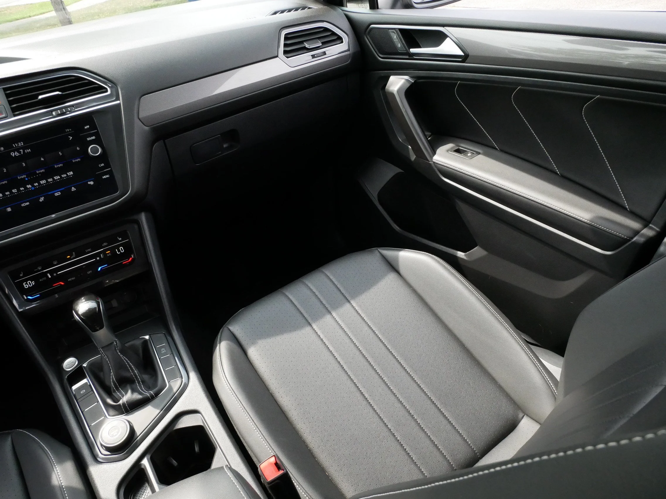 Certified Used 2023 Platinum Gray Metallic Volkswagen SE image 11