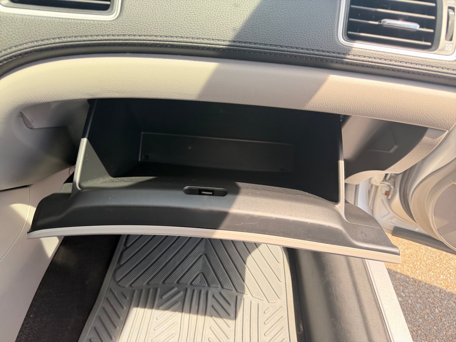 Used 2015 Silver Honda LX image 27