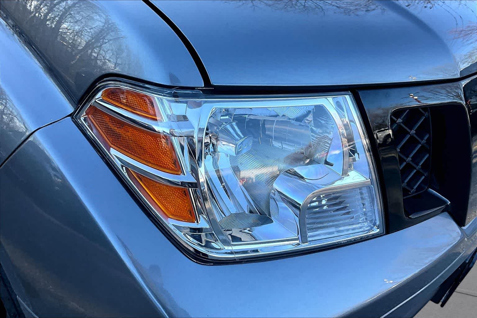 Used 2021 Gun Metallic Nissan SV image 25