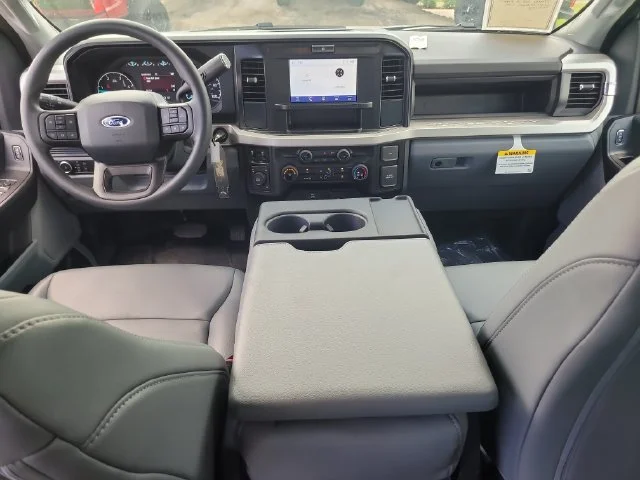 New 2025 Oxford White Ford XL image 17