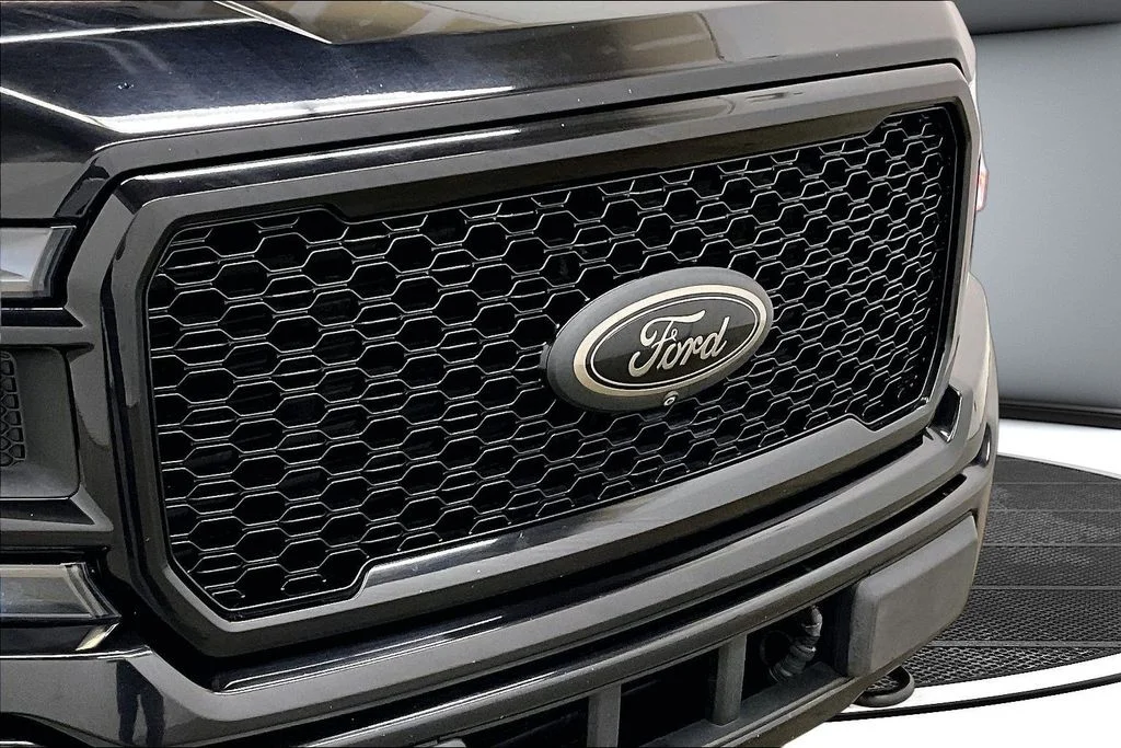 Used 2020 Black Ford Lariat image 32
