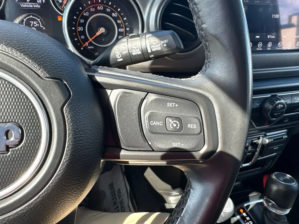 Used 2022 White Jeep Unlimited Willys image 21