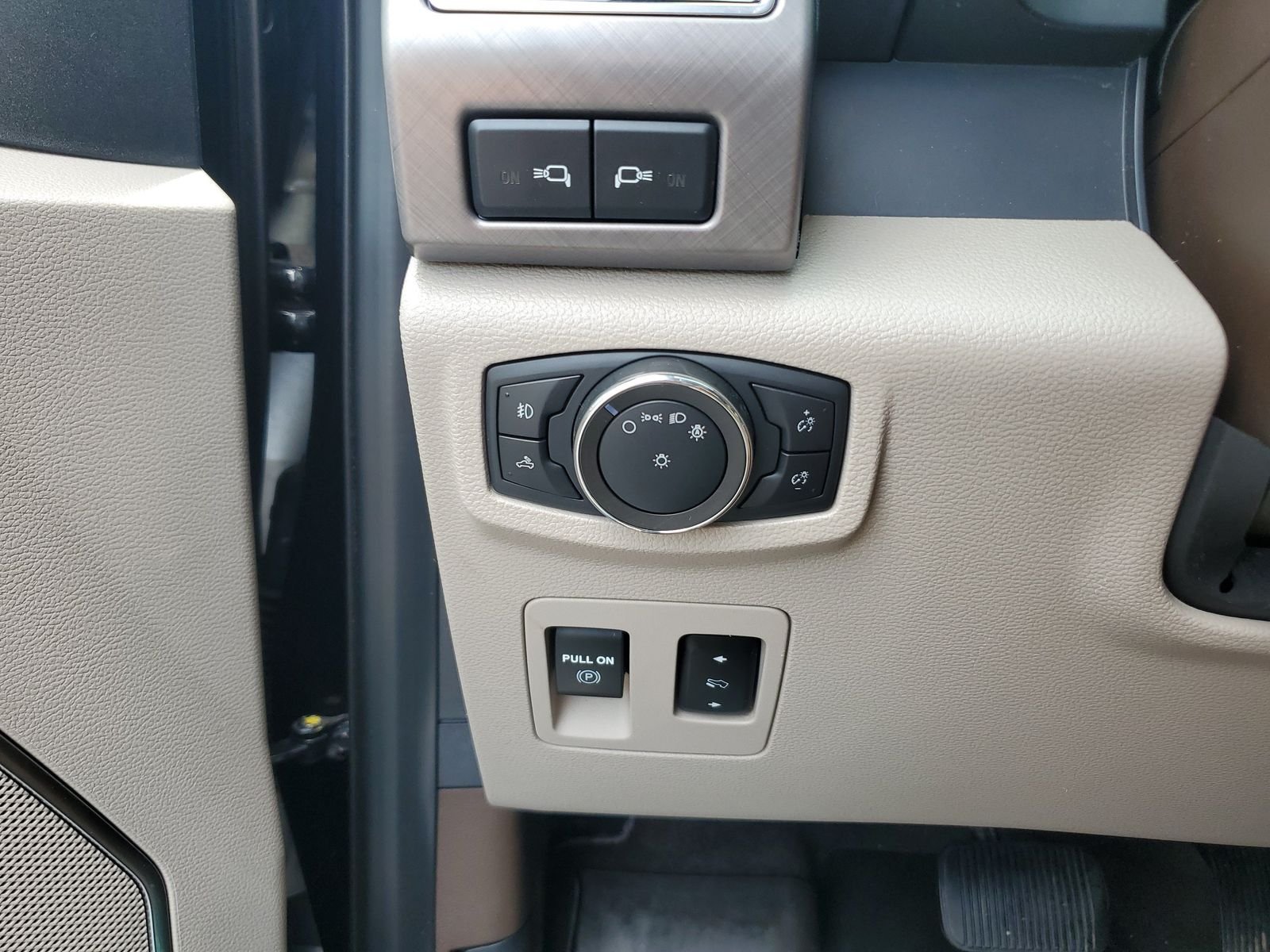 Used 2019 Black Ford Limited image 30