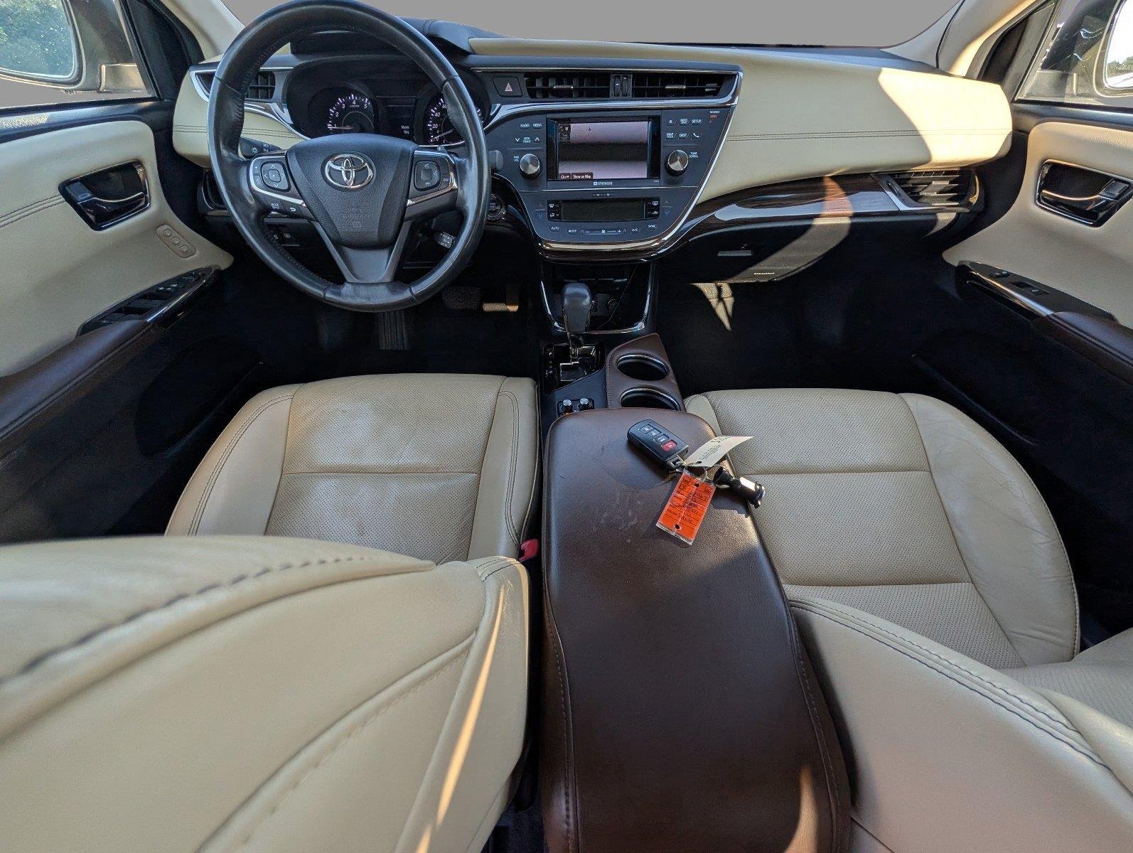 Used 2013 Blizzard Pearl Toyota Limited image 30