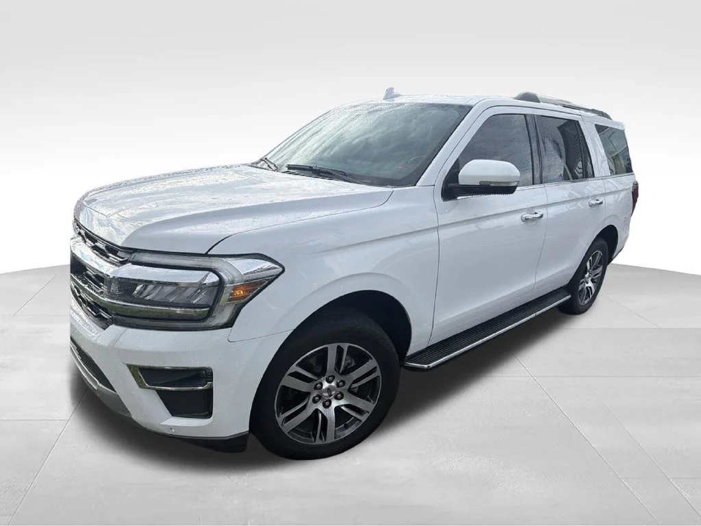 Used 2022 White Ford Limited image 1