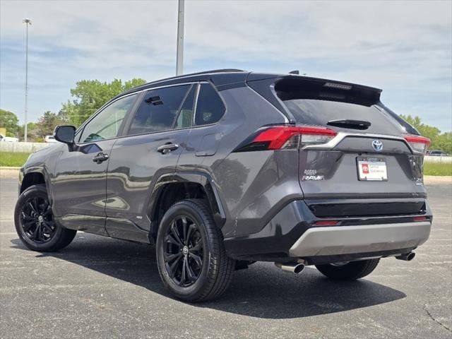 Certified Used 2022 MID BLCK/MAG GRAY Toyota  image 14