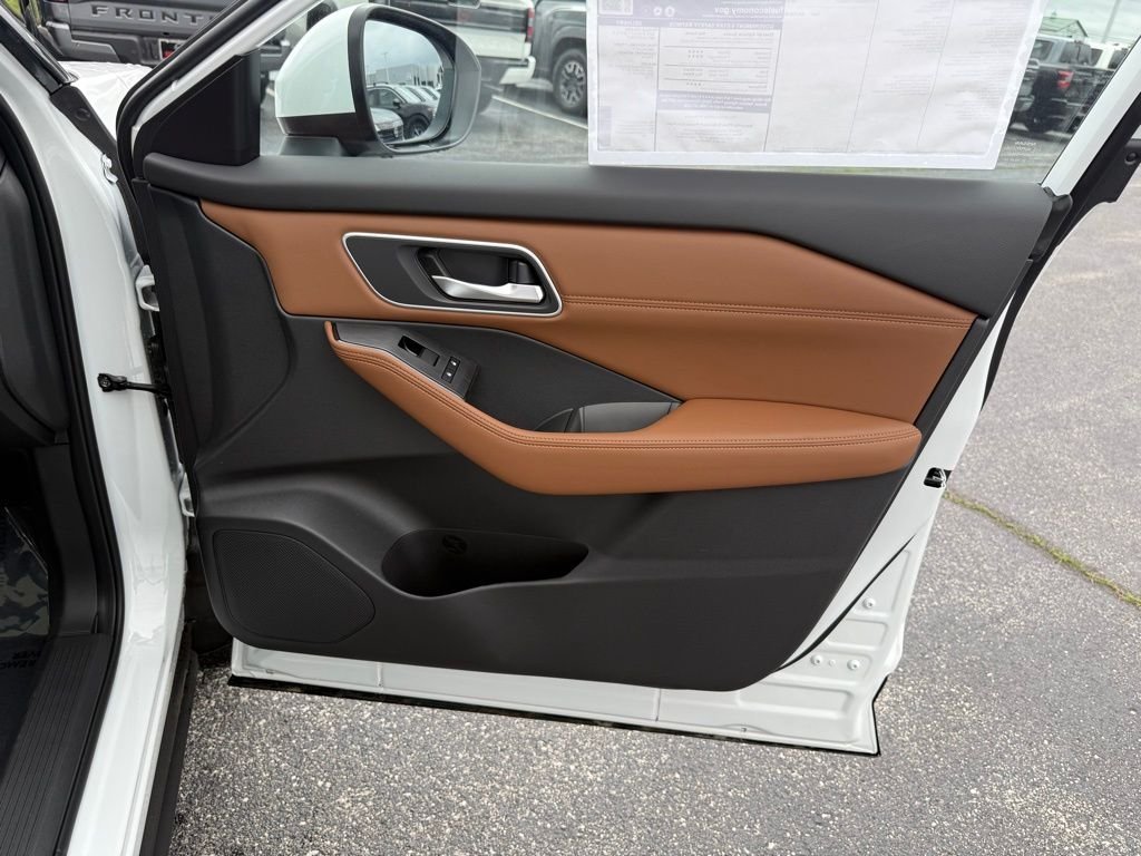 New 2026 Everest White Pearl TriCoat Nissan Platinum image 19