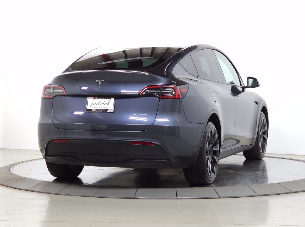 Used 2022 Midnight Silver Metallic Tesla Long Range image 9