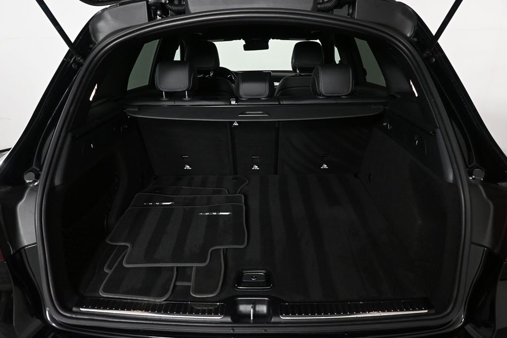 Used 2022 Black Mercedes-Benz GLC 300 image 28