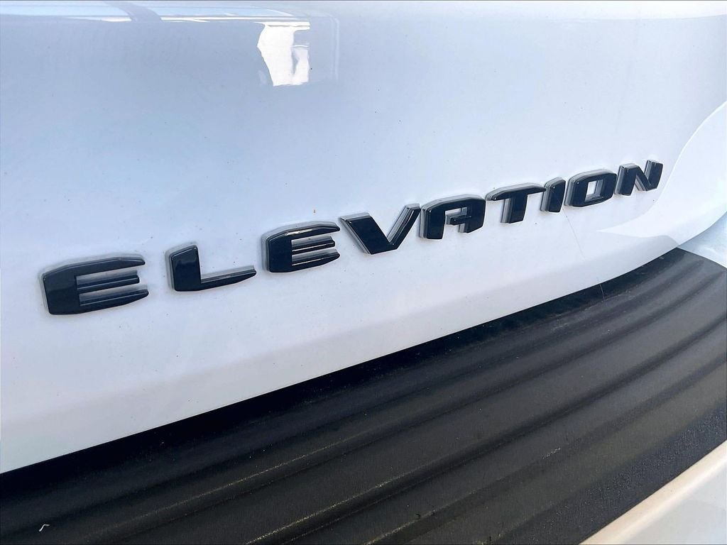 Used 2025 White GMC Elevation image 30