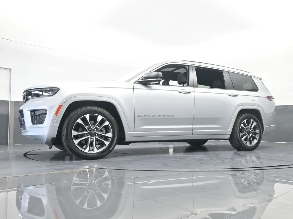 Used 2024 Silver Zynith Jeep Overland image 68