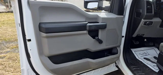 Used 2019 White Ford XL image 15