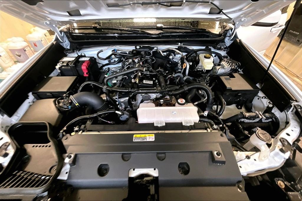 2025 Toyota Tacoma SR5 - Photo 10