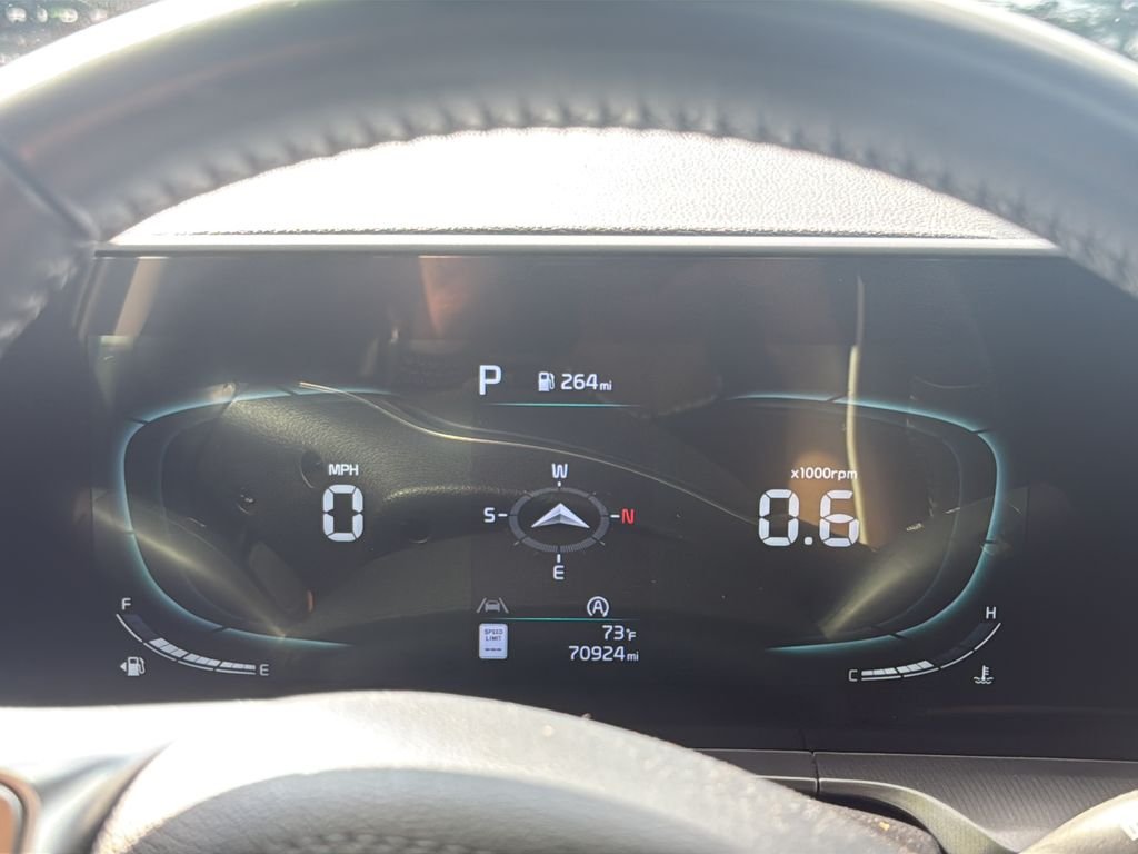 Used 2024 Green Kia S image 37