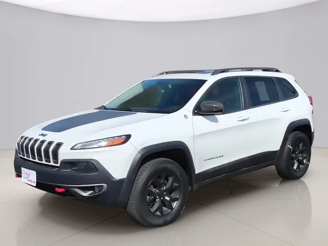 Pre-Owned 2015 Jeep Cherokee TRAILHAWK