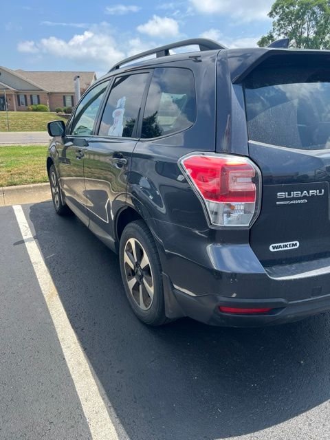 Used 2018 Gray Subaru 2.5i Premium image 2