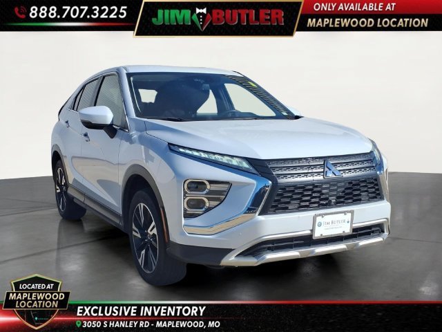 Used 2025  Mitsubishi SE image 5