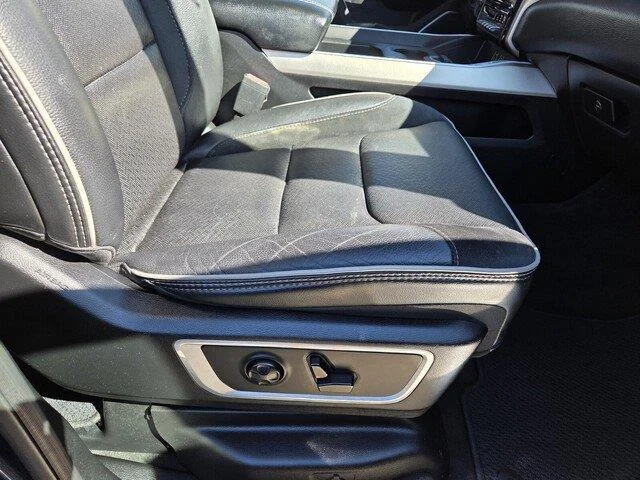 Used 2020 Patriot Blue Pearlcoat Ram Laramie image 28