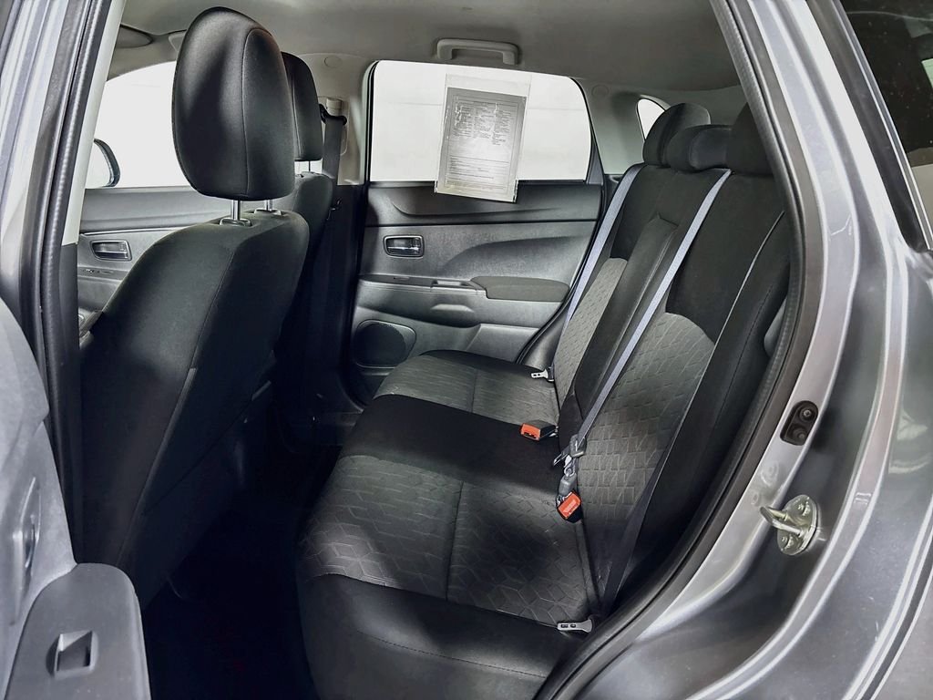 Used 2022  Mitsubishi 2.0 ES image 19