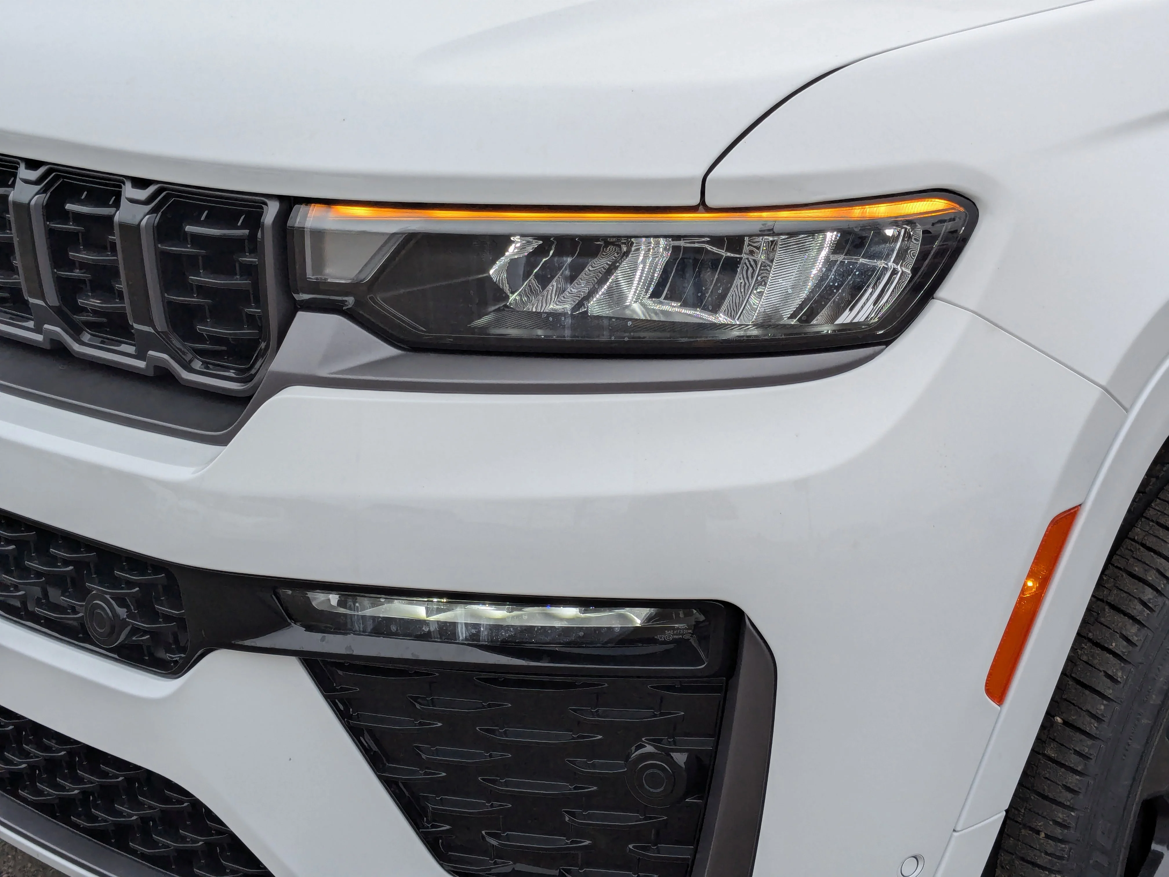 New 2026 White Jeep Limited Reserve - - Panoramic Sunroof - Nappa Leather - Ventilated Seats - Trailer Tow Pack & More! image 10