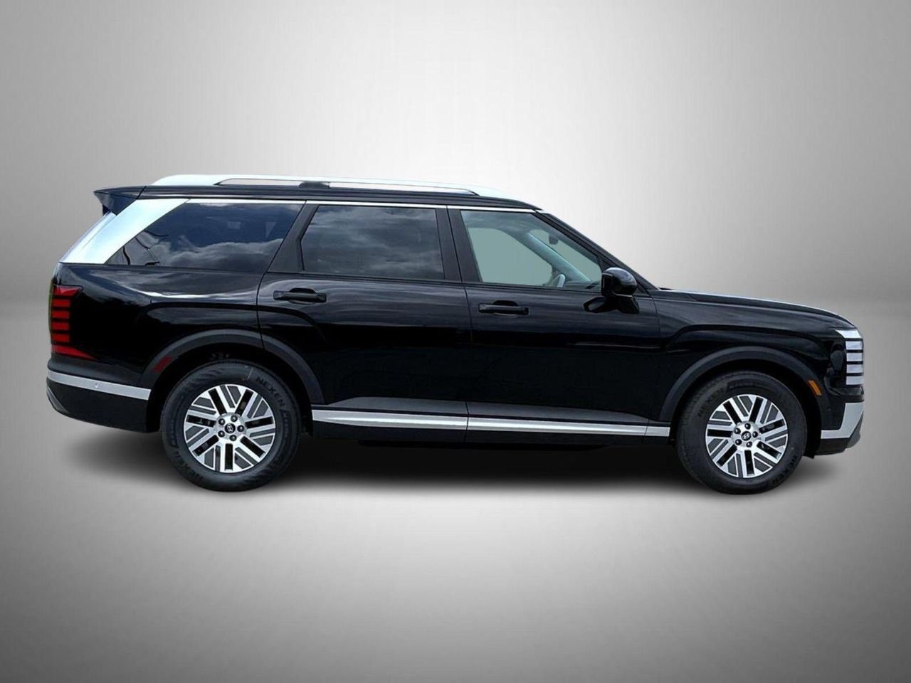 New 2026 Black Hyundai SEL Premium image 4