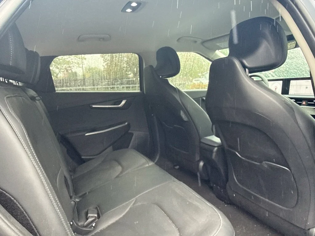 Used 2023 Blue Kia Wind image 22