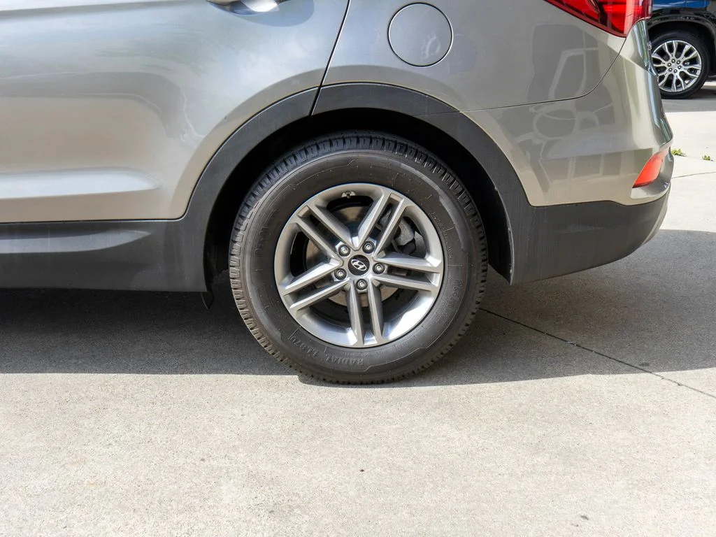 Used 2018 Gray Hyundai 2.4 Base image 27