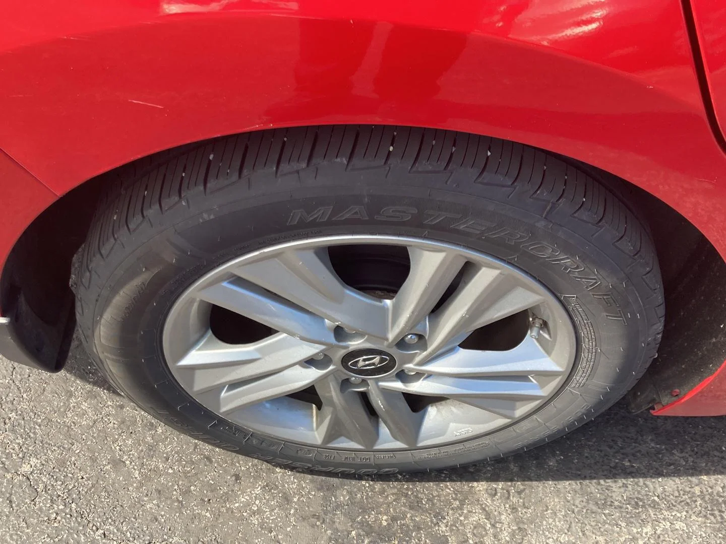 Used 2020 Calypso Red Hyundai Value Edition image 9