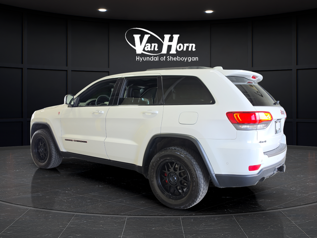 Used 2018 Bright White Clearcoat Jeep Trailhawk image 5