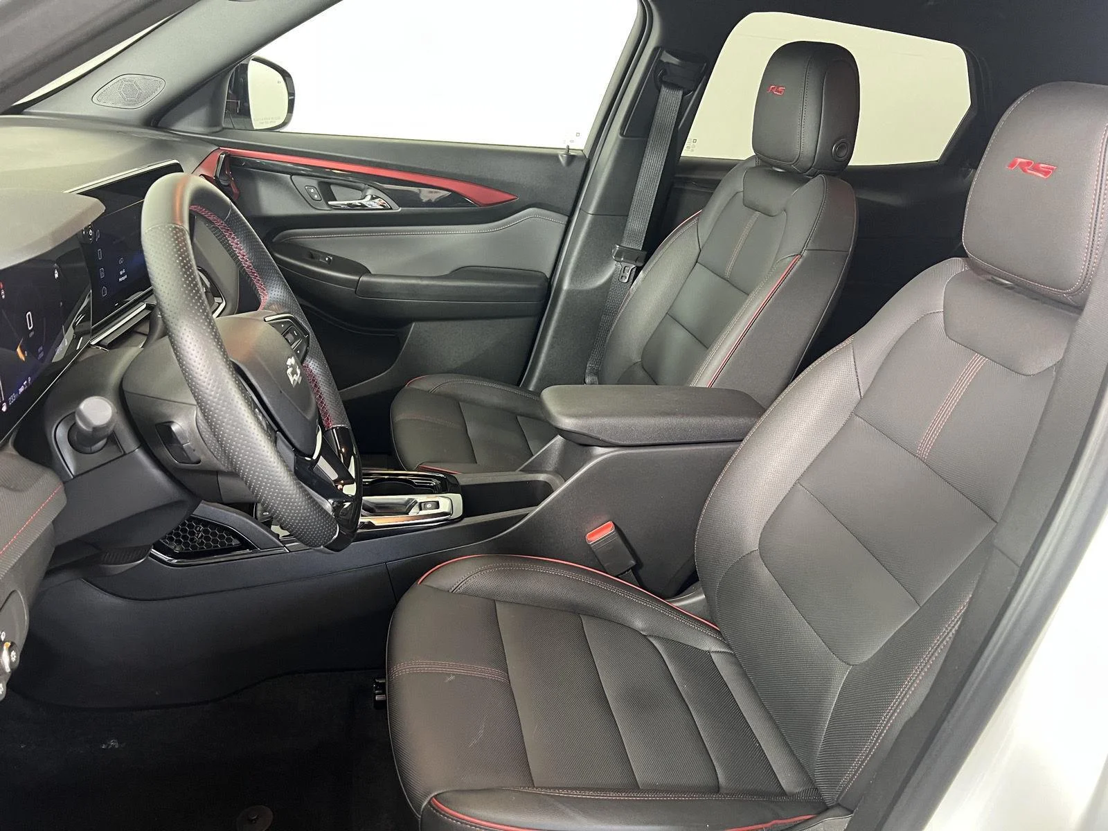 Used 2024 Summit White Chevrolet RS image 4