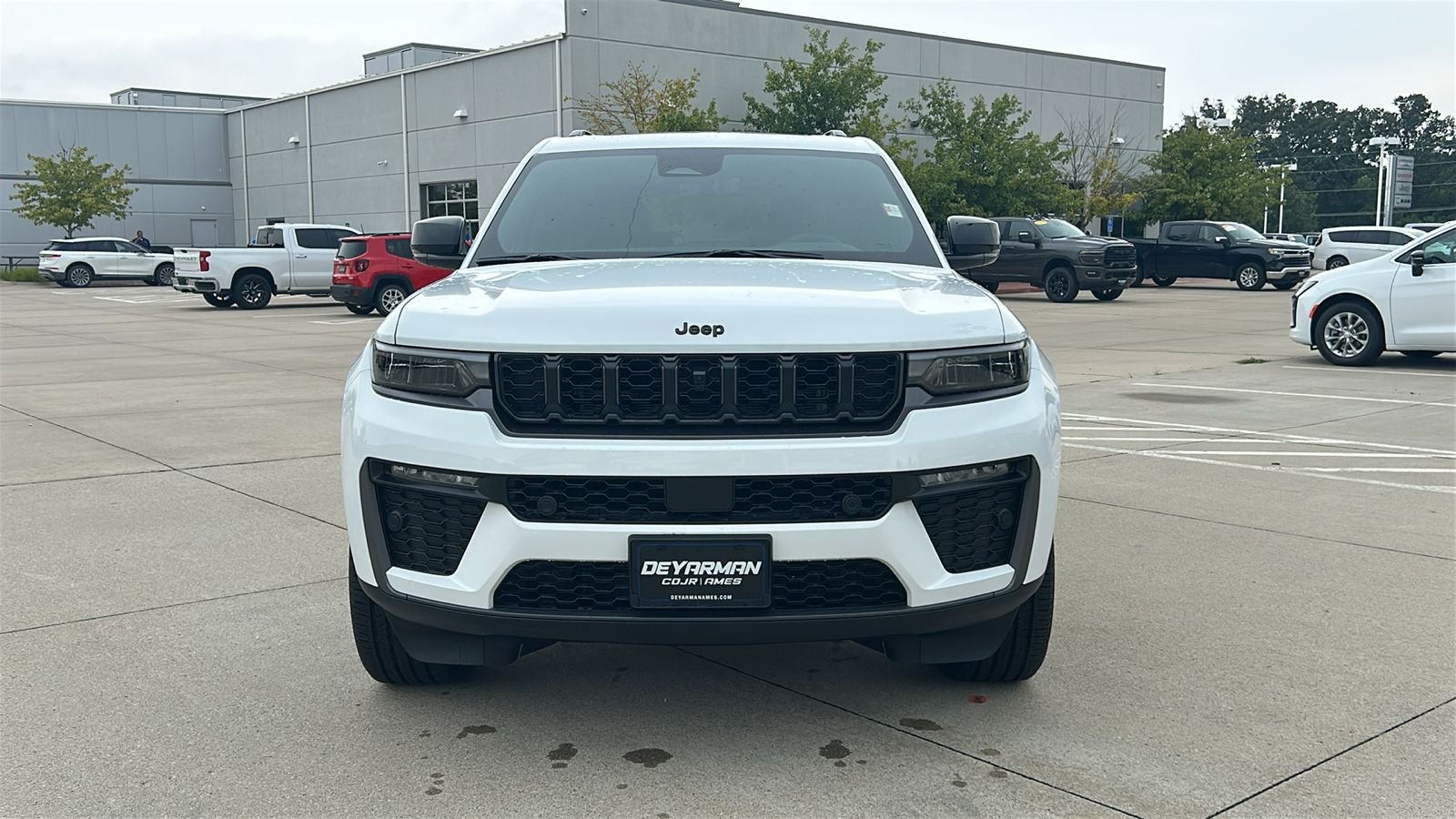 New 2026 Bright White Clear-Coat Exterior Paint Jeep  image 9