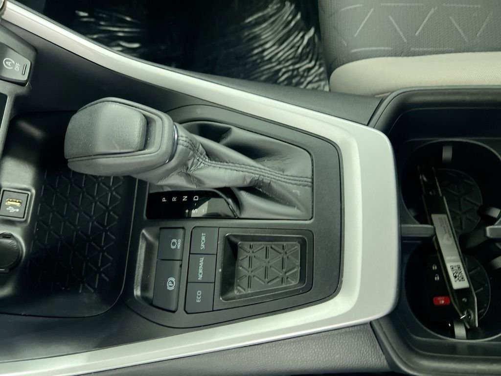 Used 2025 White Toyota XLE image 22