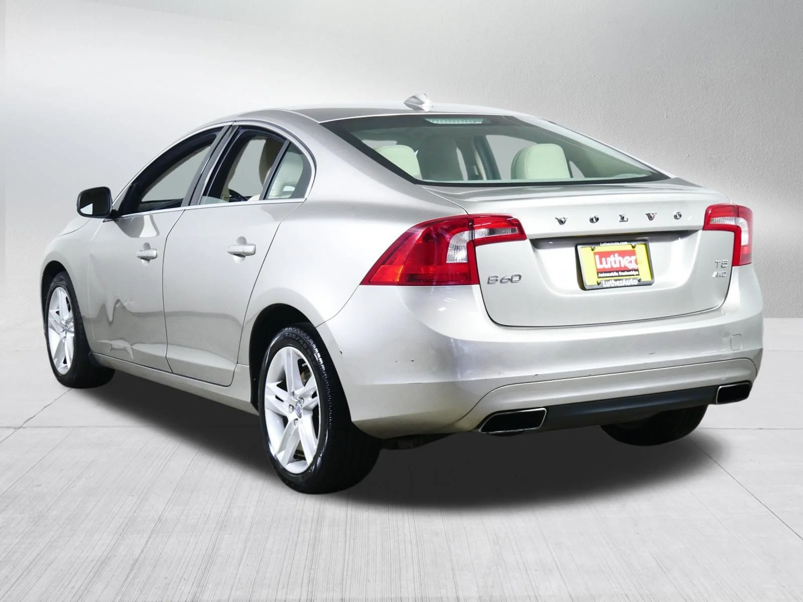 Used 2014 Seashell Metallic Volvo T5 image 5