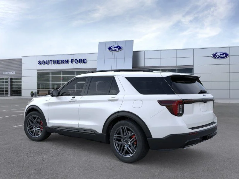 New 2026 Star White Metallic Tri-Coat Ford ST-Line image 4