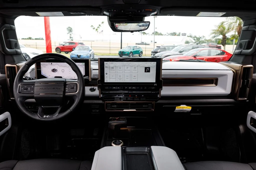 Used 2025 Black GMC 2X image 9