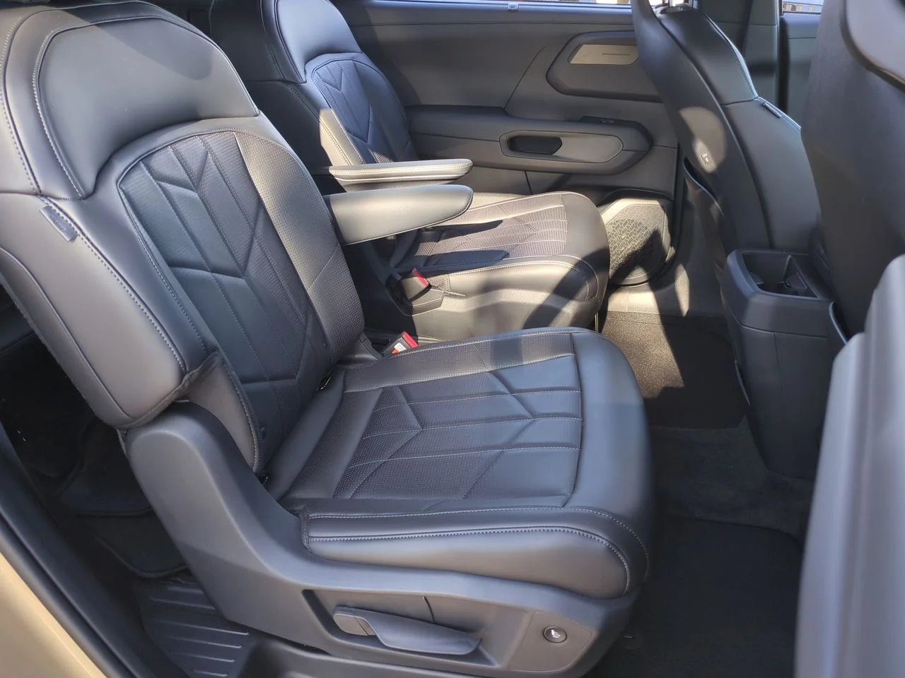 New 2027 Terrain Brown Kia X-Line EX image 27