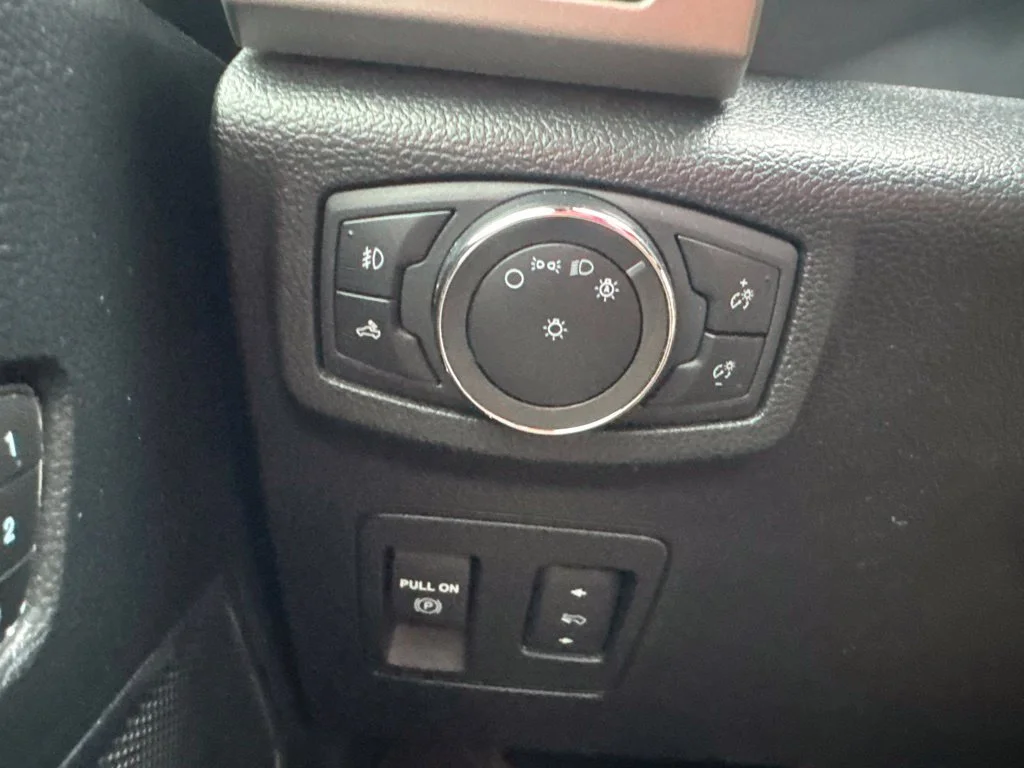 Certified Used 2020 Magnetic Metallic Ford Lariat image 29