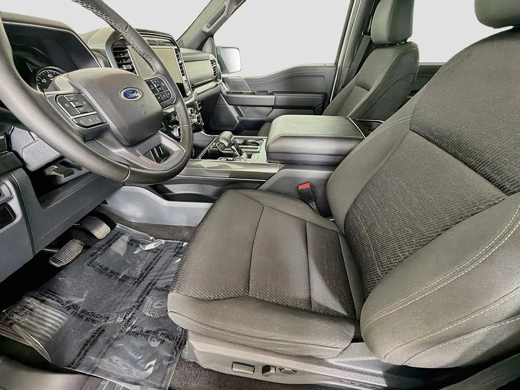 Used 2023 Oxford White Ford XLT image 22