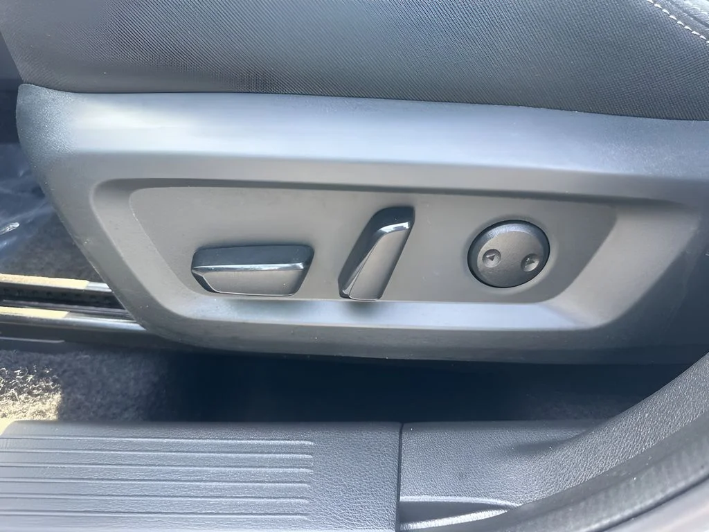 Used 2025 Silver Nissan SV image 10