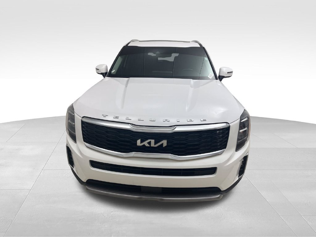 Used 2022 White Kia EX image 8