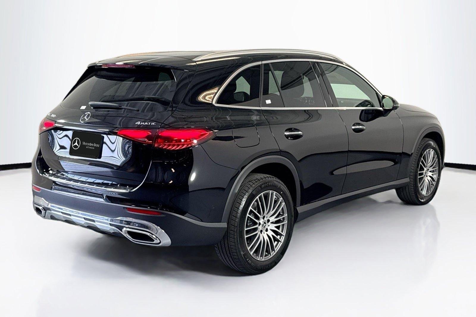 New 2026 Black Mercedes-Benz GLC 300 image 5