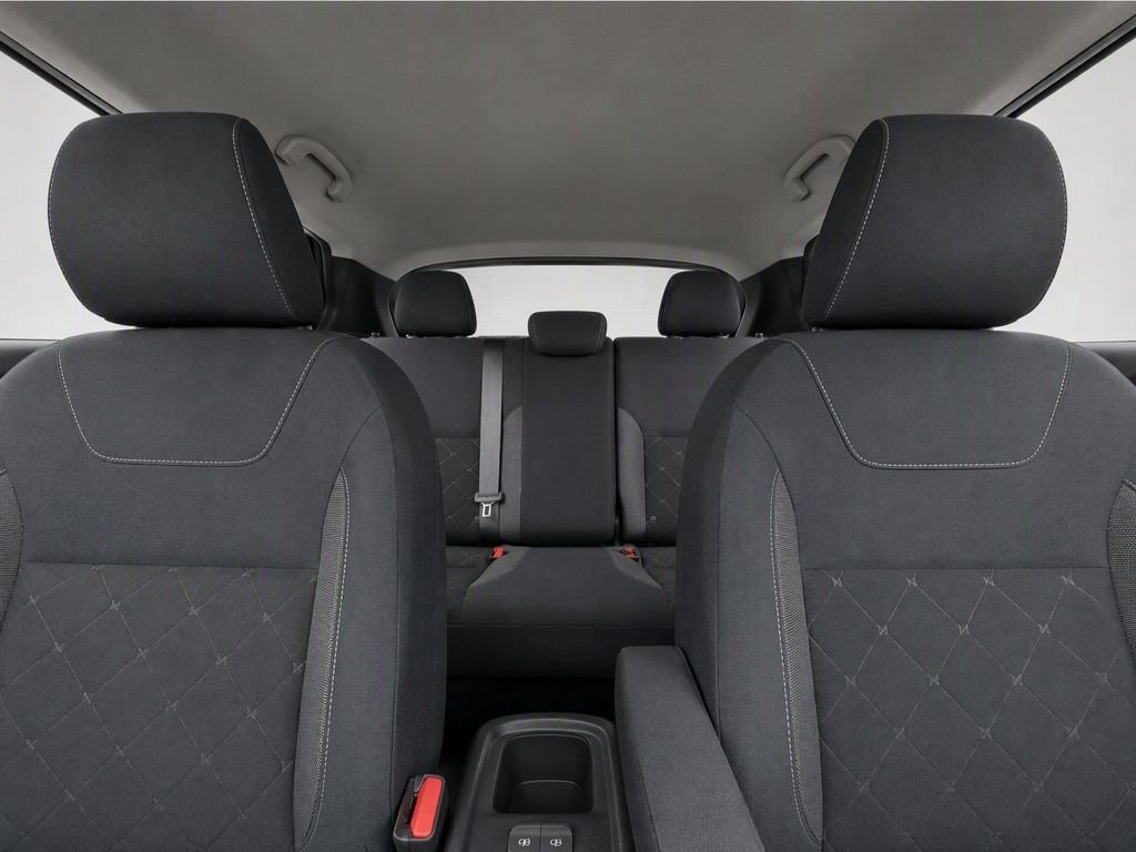 Used 2018 Silver Nissan SV image 32