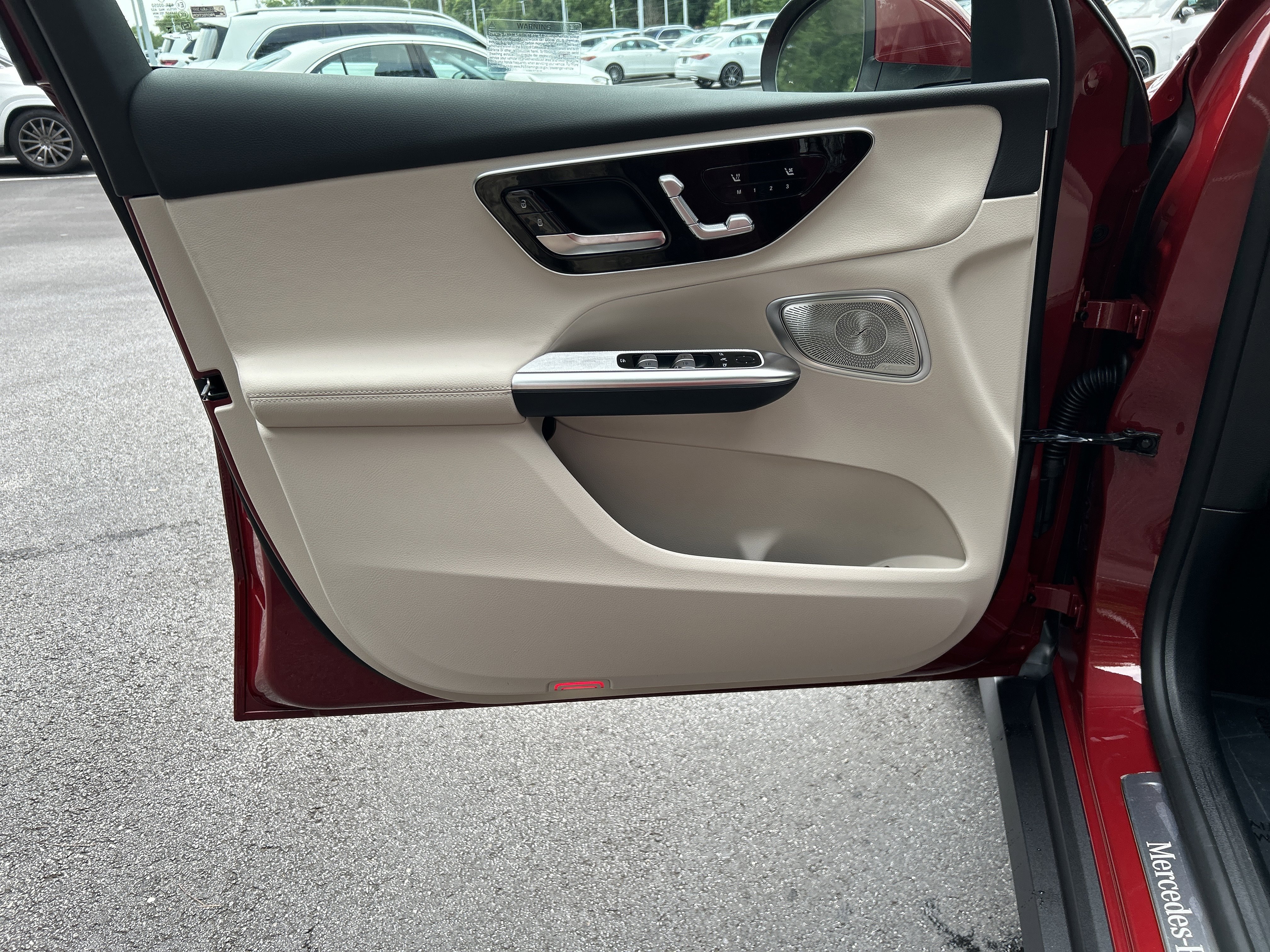 New 2026 MANUFAKTUR Patagonia Red Metallic Mercedes-Benz GLC 300 4MATIC® SUV image 17