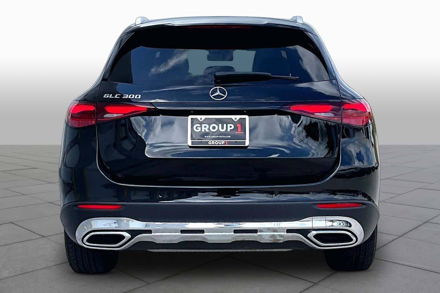 Used 2025 Black Mercedes-Benz GLC 300 image 5