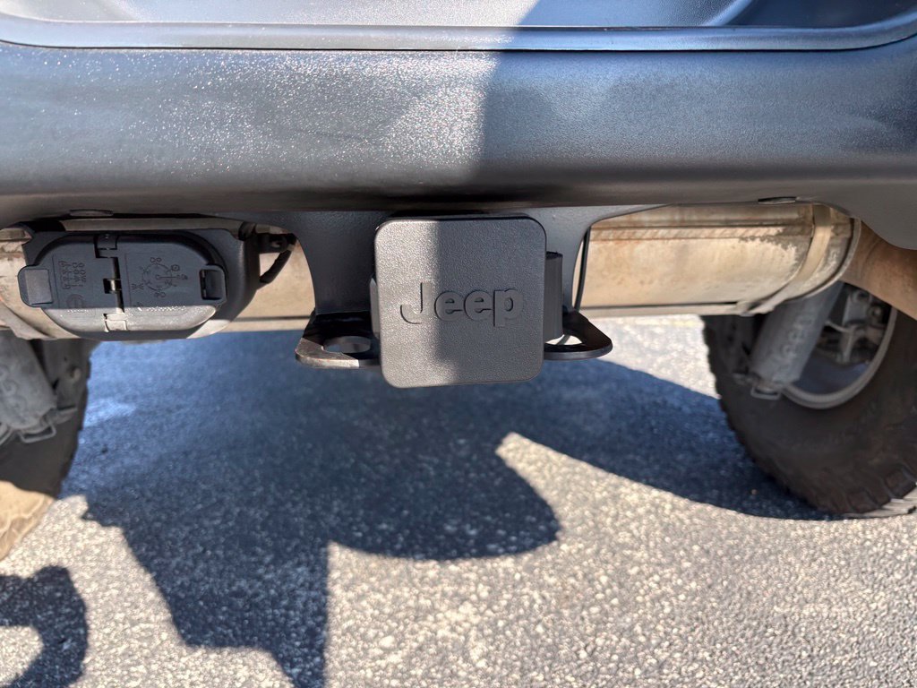 Used 2018 White Jeep Unlimited Sport S image 15