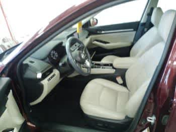 Used 2023 Garnet Pearl Metallic Nissan 2.5 SL image 5
