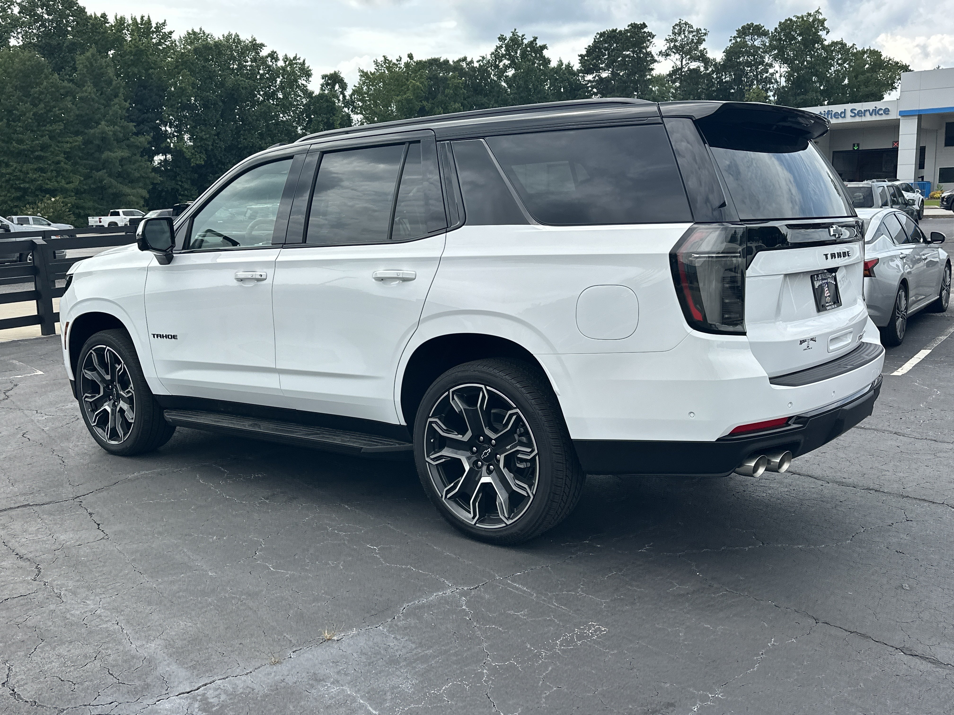 2026 Chevrolet Tahoe RST - Photo 6
